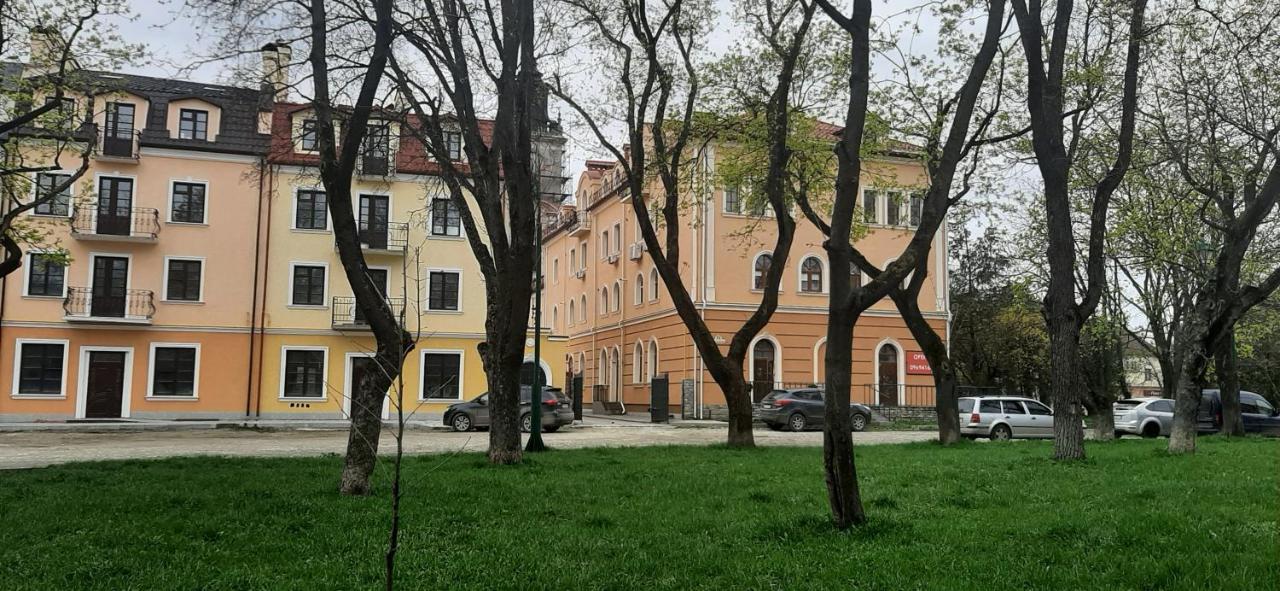 Апартаменти - Історія З Вікна Kamianets-Podilskyi Exterior photo
